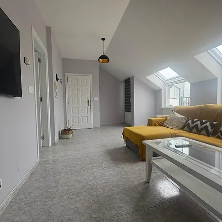 Atico Luminoso Con Terraza *