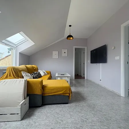 Atico Luminoso Con Terraza Negreira