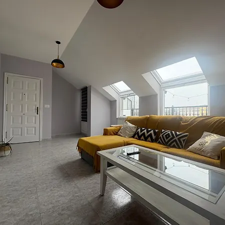 Atico Luminoso Con Terraza Negreira