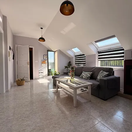 ático Luminoso Con Terraza