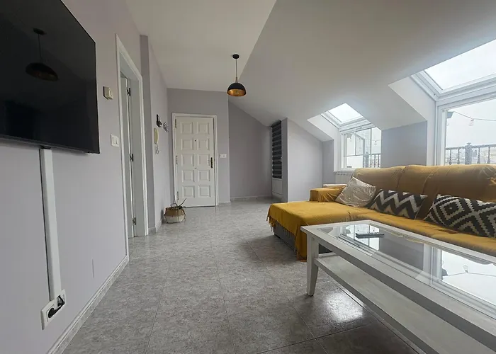 Atico Luminoso Con Terraza *