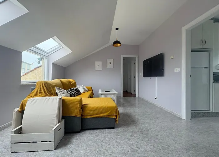 Atico Luminoso Con Terraza Negreira