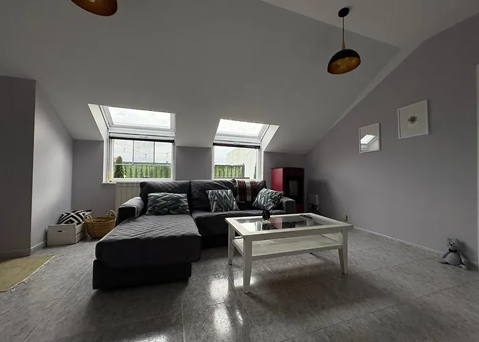 Apartamento ático Luminoso Con Terraza Negreira
