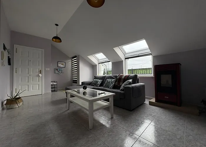 ático Luminoso Con Terraza Apartamento